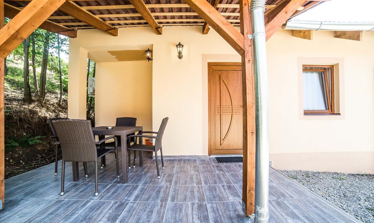 Tulipan Apartman Eger Exterior photo